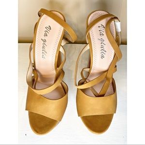 Via Giulia Clear Heels with cut outs Size 36